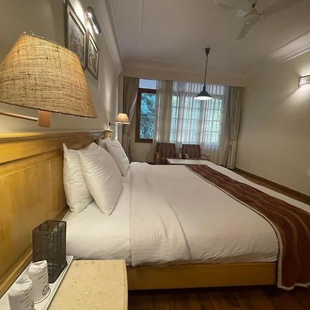 Hotel Willow Banks - Boutique 4 Star Hotel On The Mall Road Шимла Экстерьер фото
