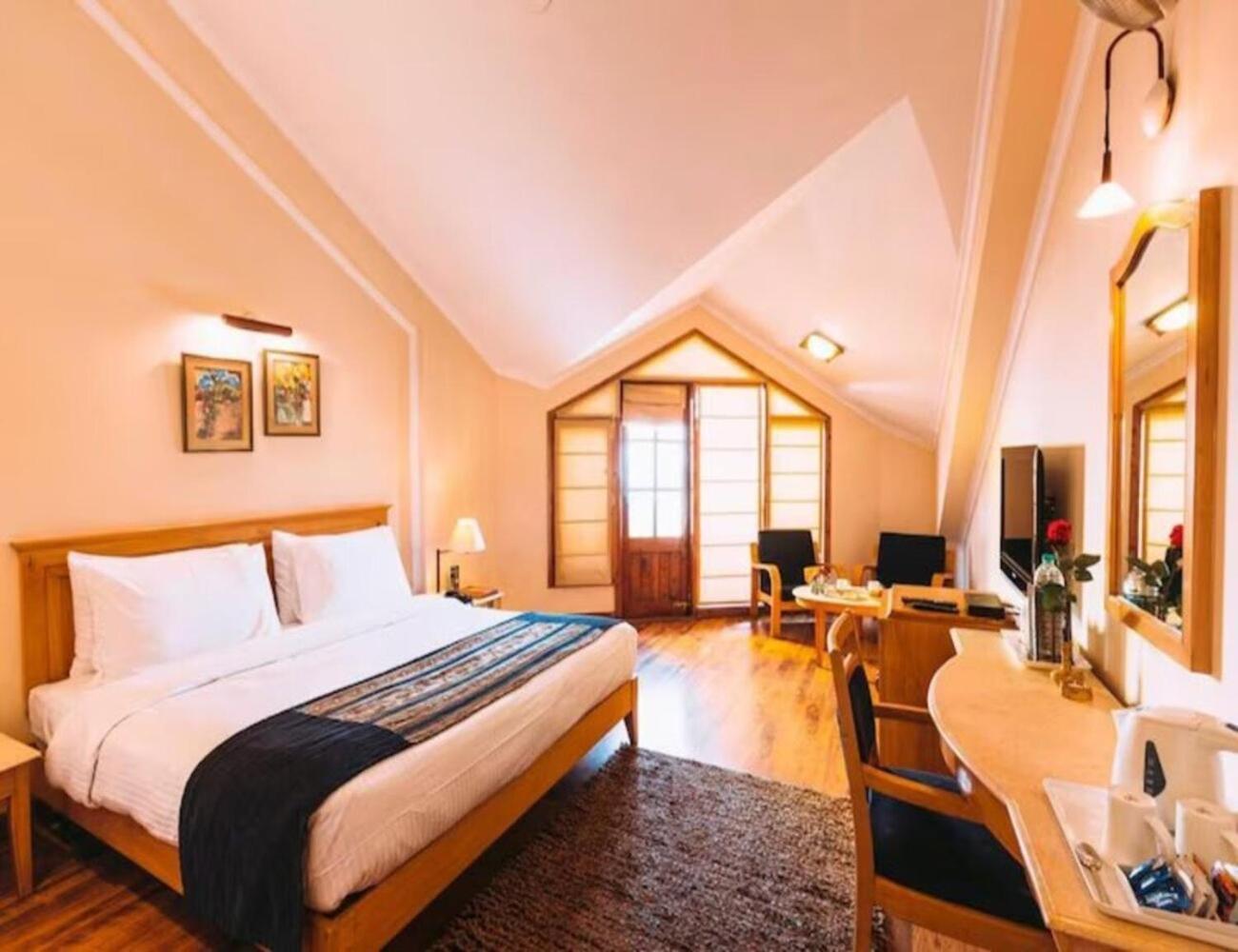 Hotel Willow Banks - Boutique 4 Star Hotel On The Mall Road Шимла Экстерьер фото