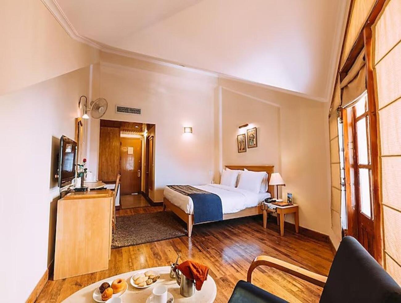 Hotel Willow Banks - Boutique 4 Star Hotel On The Mall Road Шимла Экстерьер фото