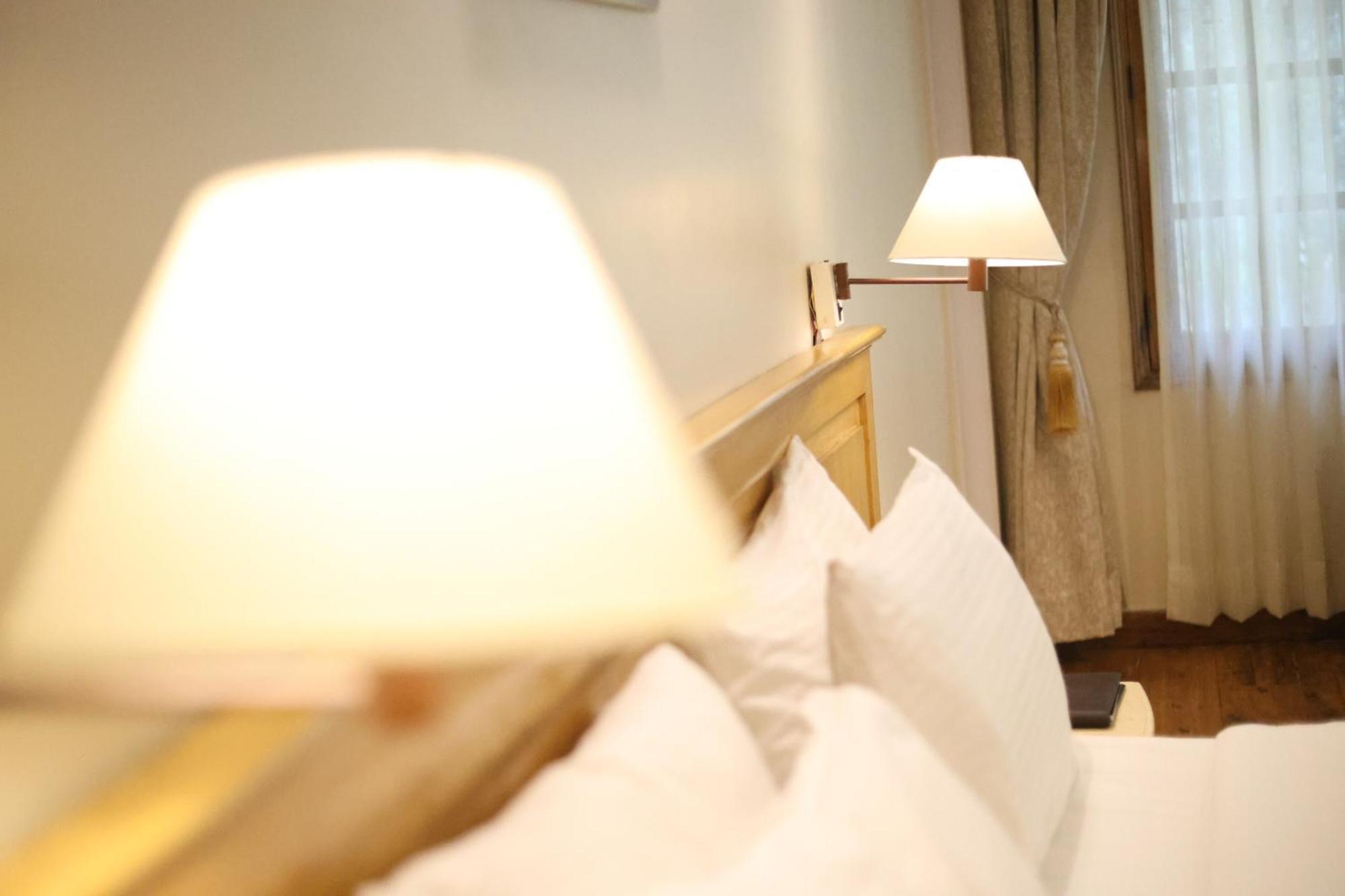 Hotel Willow Banks - Boutique 4 Star Hotel On The Mall Road Шимла Экстерьер фото