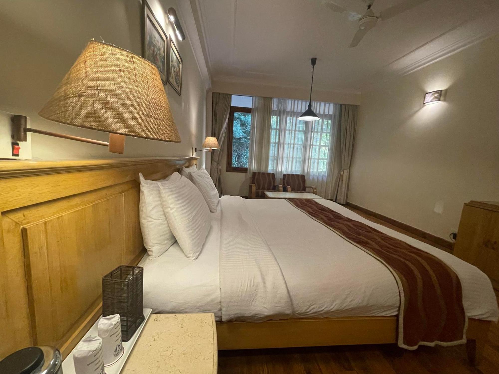 Hotel Willow Banks - Boutique 4 Star Hotel On The Mall Road Шимла Экстерьер фото